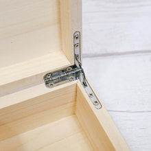 Load image into Gallery viewer, Personalised Keepsake Box With Floral Design
